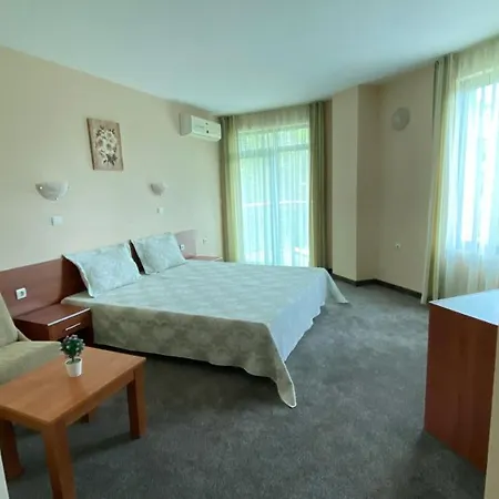 L&b- Free Parking Отель