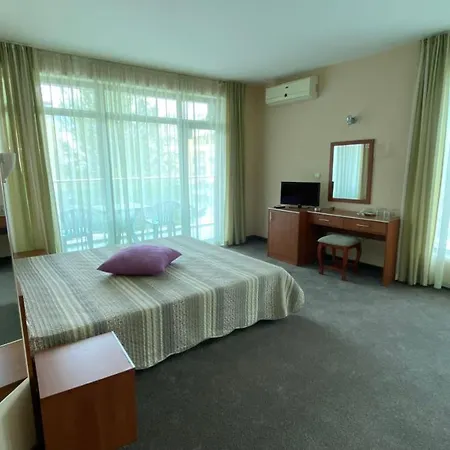 L&b- Free Parking Отель 3*