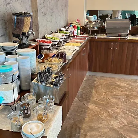 L&b- Free Parking Отель Солнечный берег