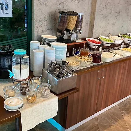 Отель L&b- Free Parking Солнечный берег