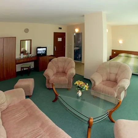 Отель L&b- Free Parking Солнечный берег