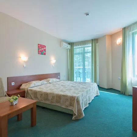 L&b- Free Parking Отель