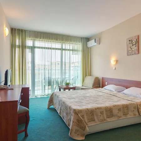 Отель L&b- Free Parking 3*