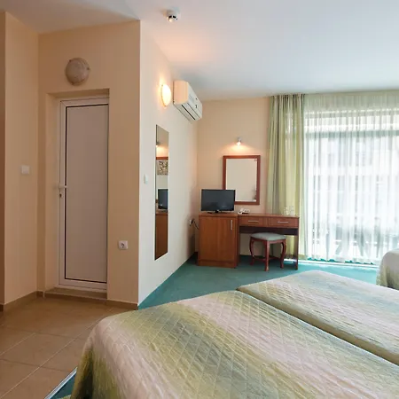 L&b- Free Parking Отель Солнечный берег