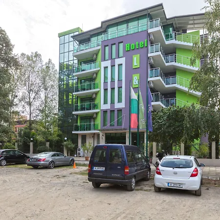 Отель L&b- Free Parking 3*