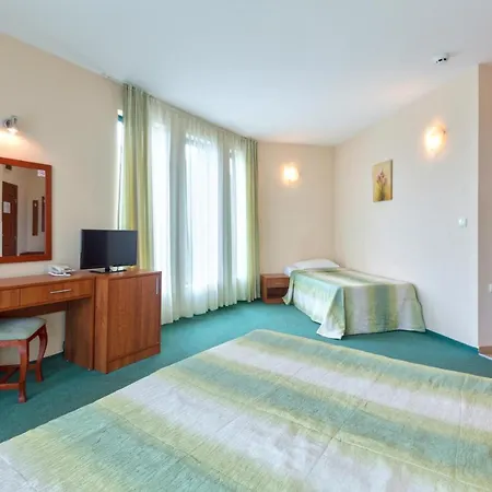 Отель L&b- Free Parking 3*