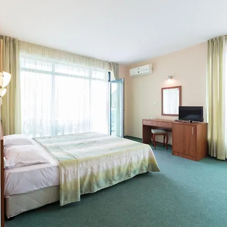 Отель L&b- Free Parking Солнечный берег