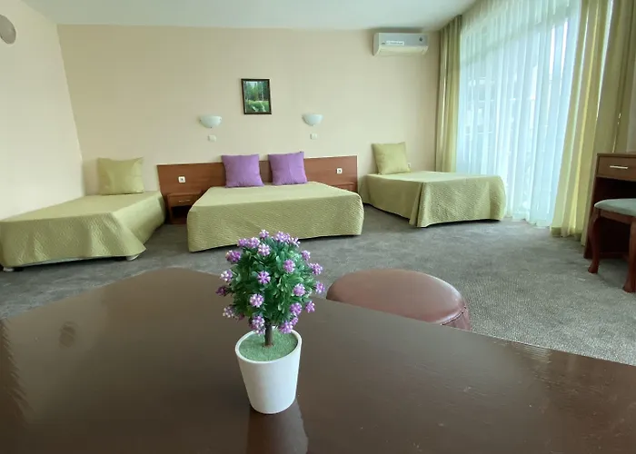 L&b- Free Parking 3* Slăntjev Brjag